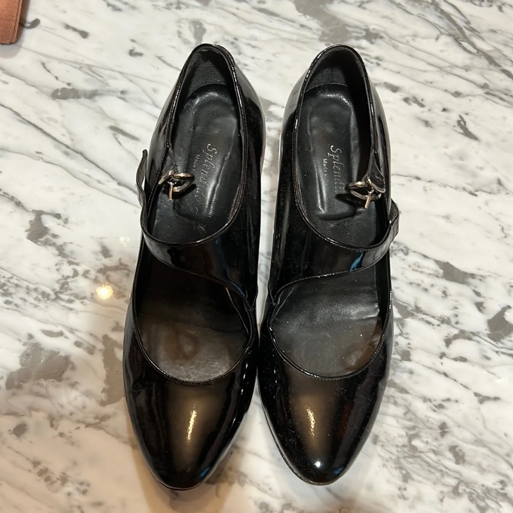 Heels - Picture 1 of 3